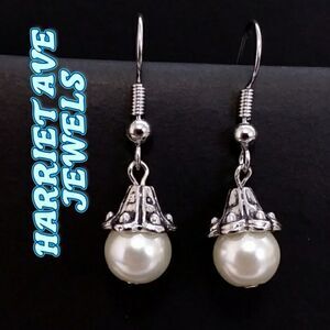 🆕️Pearl hanging earrings 